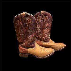 Men’s cowboy boots size 9